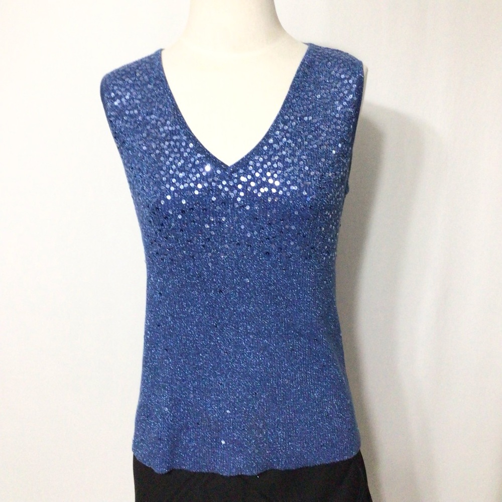 Sequin Knit V-neck Sleeveless Top